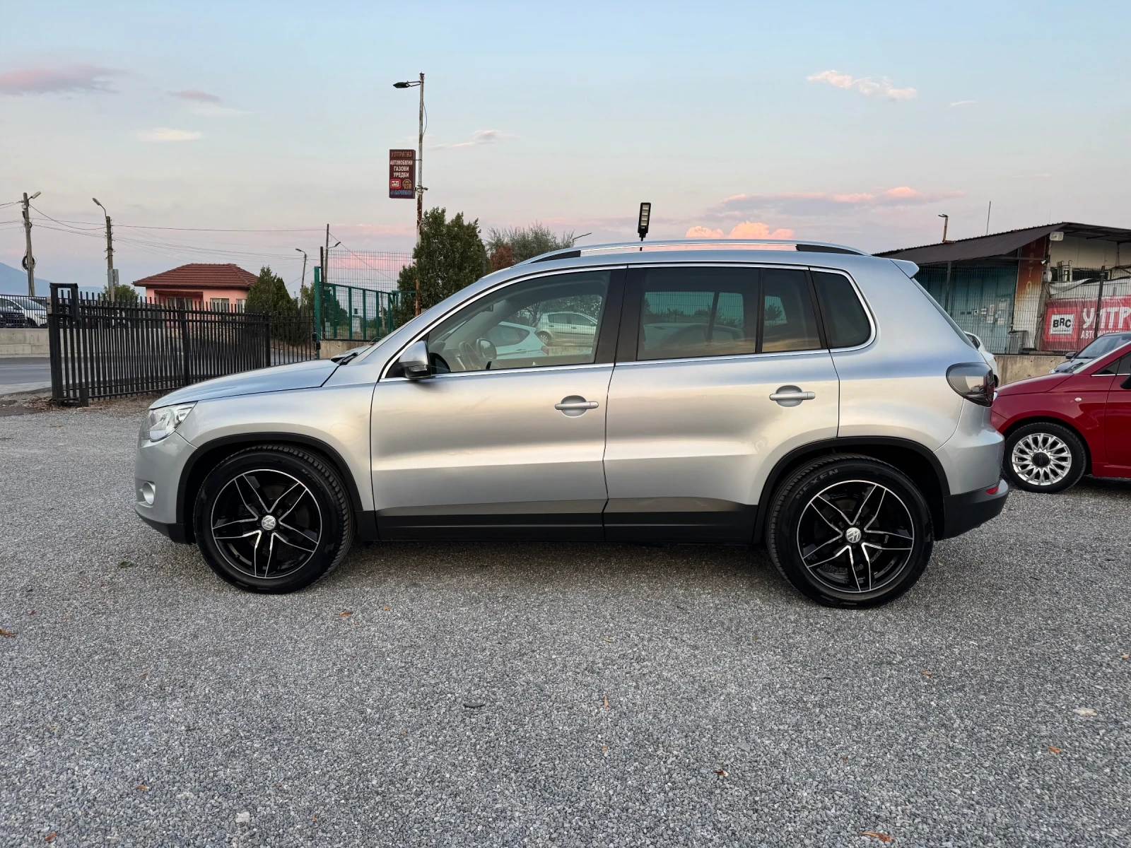 VW Tiguan 2.0TDI 4MOTION!! NAVI!! CAMERA!! AUTOMATIC!!, снимка 3 - Автомобили и джипове - 55728578