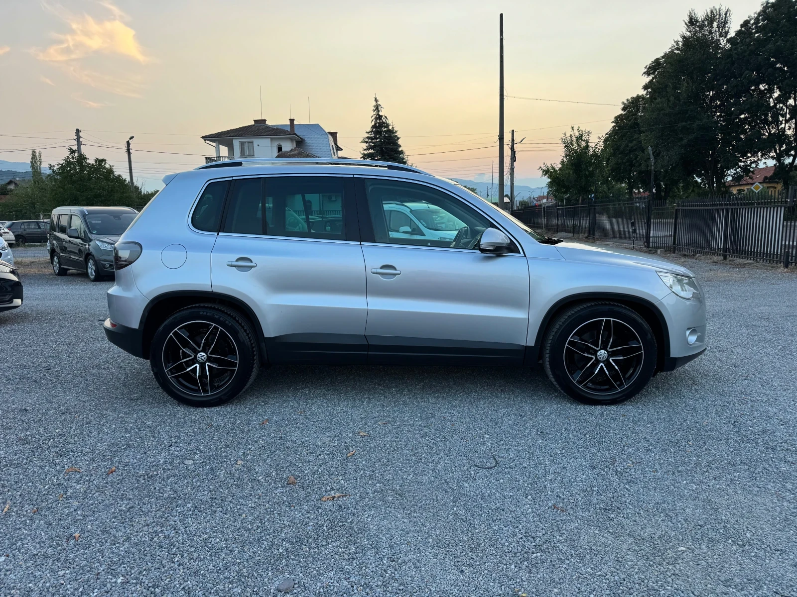 VW Tiguan 2.0TDI 4MOTION!! NAVI!! CAMERA!! AUTOMATIC!!, снимка 7 - Автомобили и джипове - 55728578