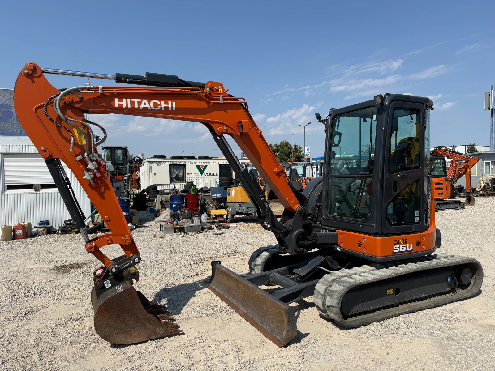 Багер Hitachi ZX 55U-6, снимка 3 - Индустриална техника - 55803571