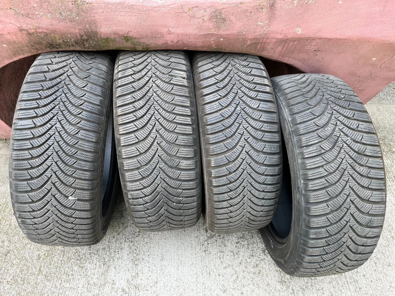 Гуми Зимни 205/55R16, снимка 2 - Гуми и джанти - 54765828