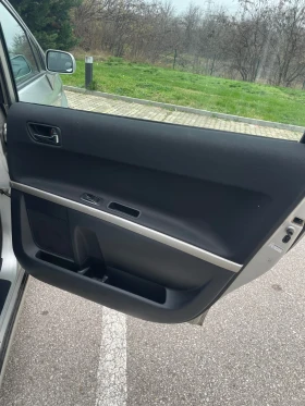 Toyota Corolla verso, снимка 8