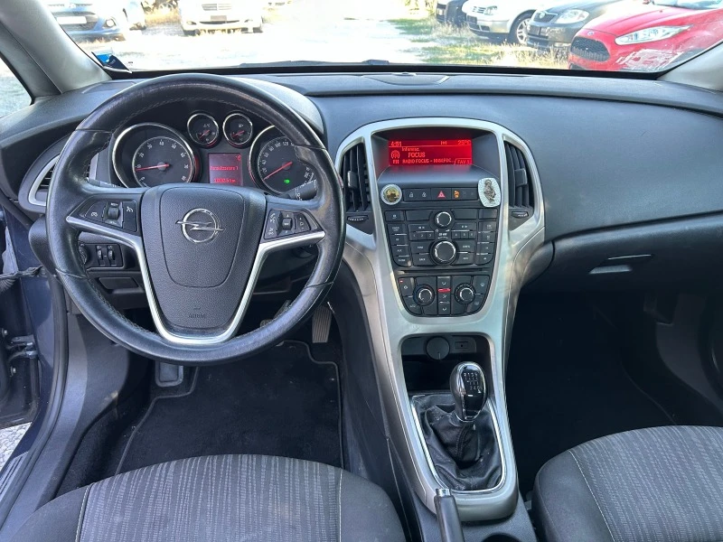 Opel Astra 1.4-Турбо140к., снимка 4 - Автомобили и джипове - 46589742