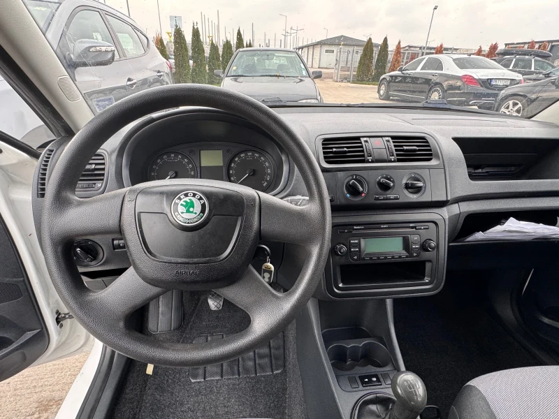 Skoda Fabia, снимка 9 - Автомобили и джипове - 48235347