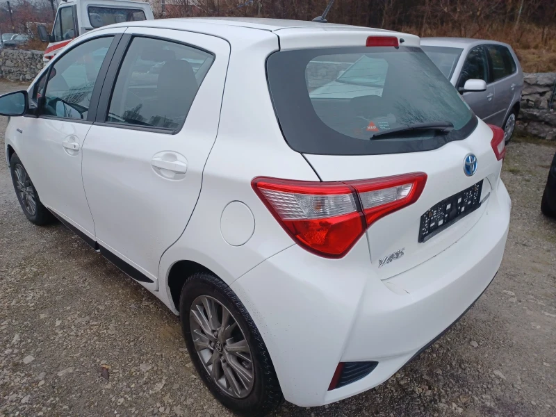 Toyota Yaris 1.5 Hybrid, снимка 3 - Автомобили и джипове - 49321340