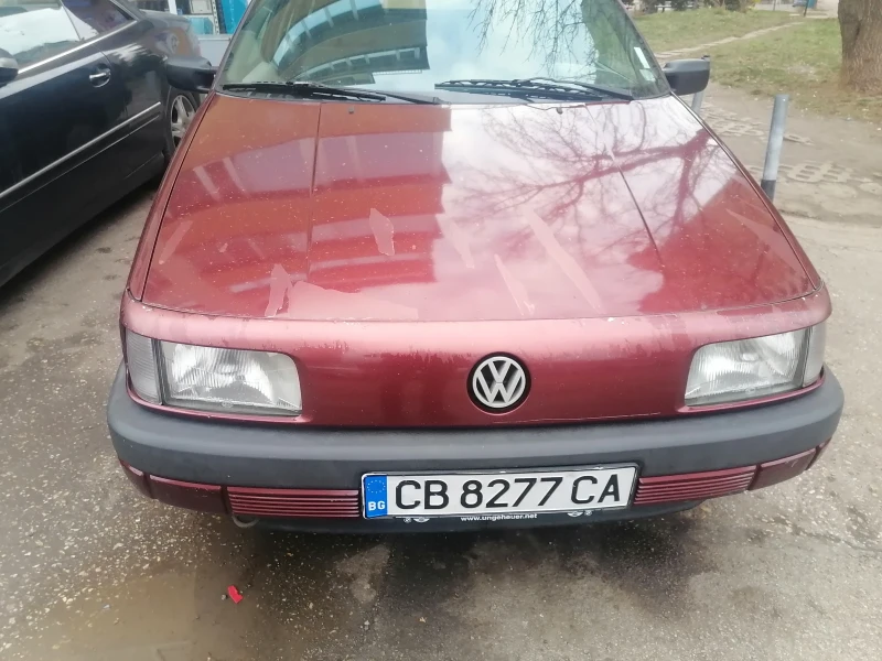 VW Passat 1.8 моноинжексион с агу, снимка 1 - Автомобили и джипове - 49454790