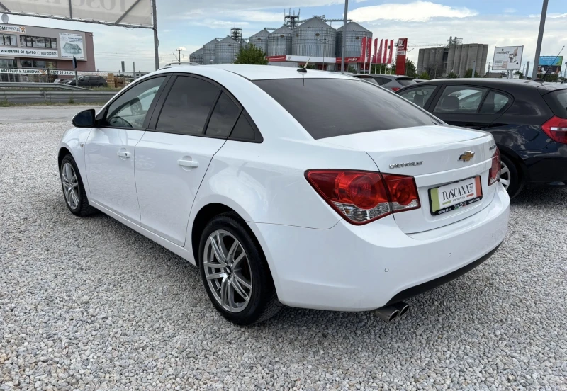 Chevrolet Cruze 1.6i* Навигация* Лизинг, снимка 3 - Автомобили и джипове - 50392052
