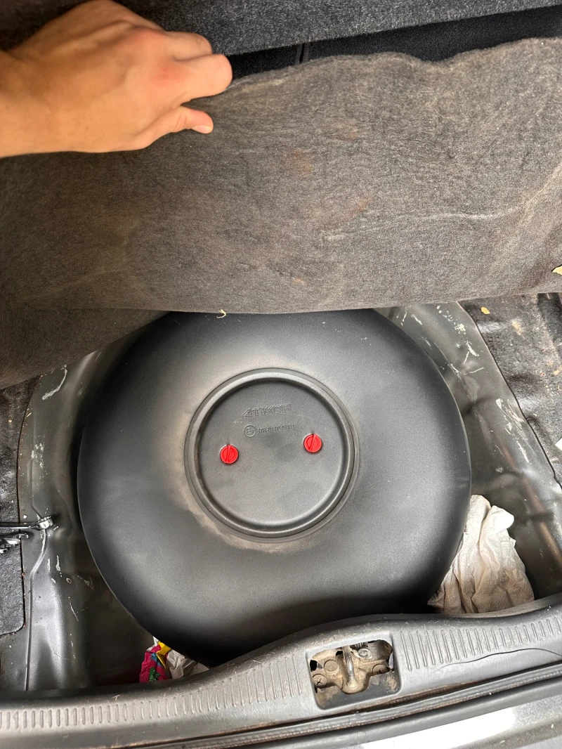 Toyota Corolla 1.4 VVTI, снимка 9 - Автомобили и джипове - 52631719