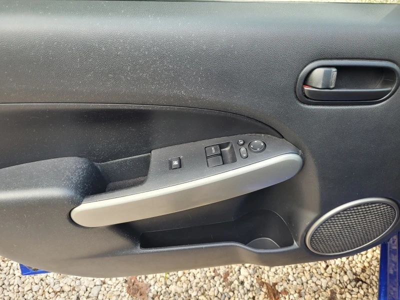 Mazda 2 1.4 I , снимка 13 - Автомобили и джипове - 52218949