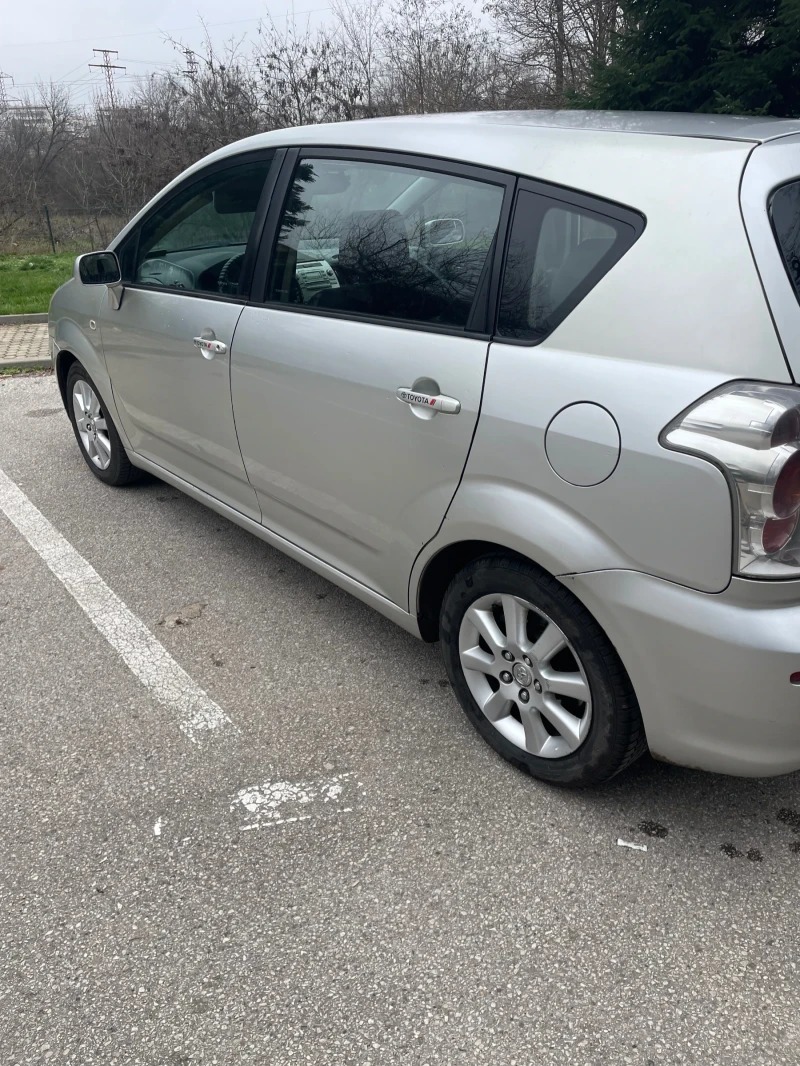 Toyota Corolla verso, снимка 3 - Автомобили и джипове - 52885824