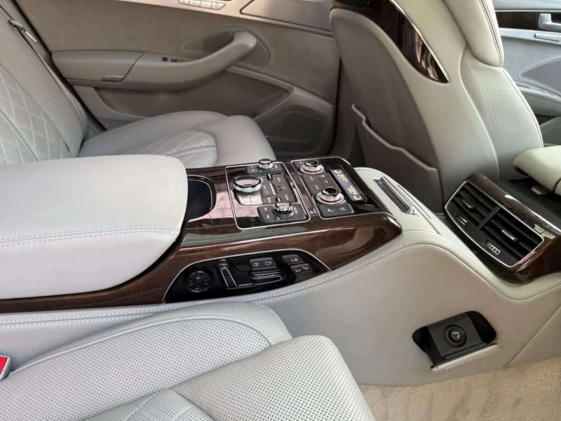 Audi A8 * 4dr Sdn 3.0L TDI, INDIVIDUAL PACKAGE * CARFAX * , снимка 12 - Автомобили и джипове - 53529252