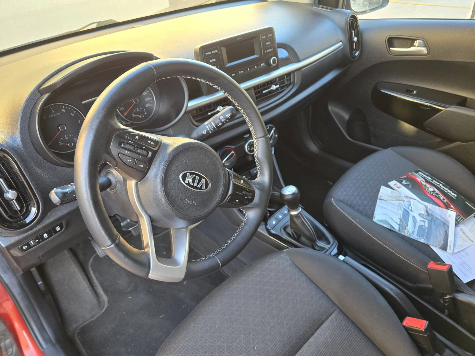 Kia Picanto 1.0 - изображение 8