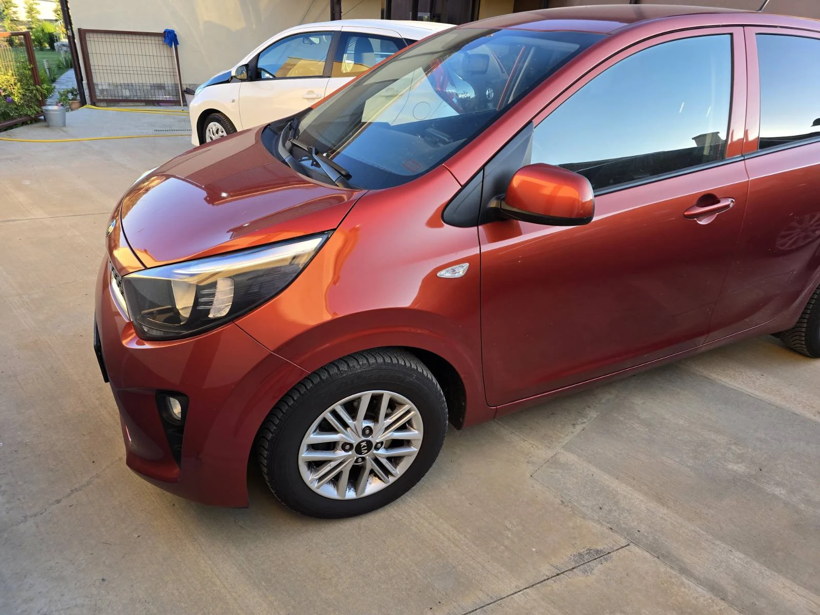 Kia Picanto 1.0 - изображение 3
