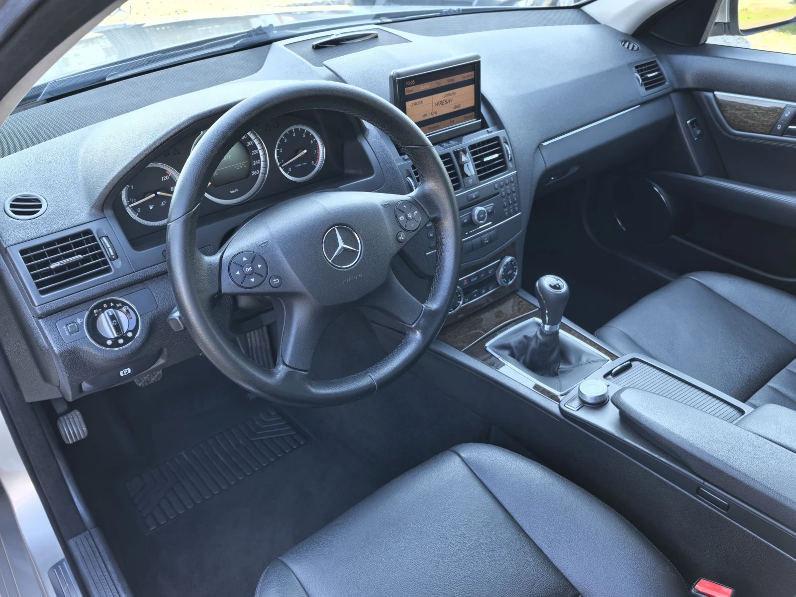 Mercedes-Benz C 200 Kompressor 185к.с 6ск. (Чисто нов)Италия!!! , снимка 14 - Автомобили и джипове - 53972862