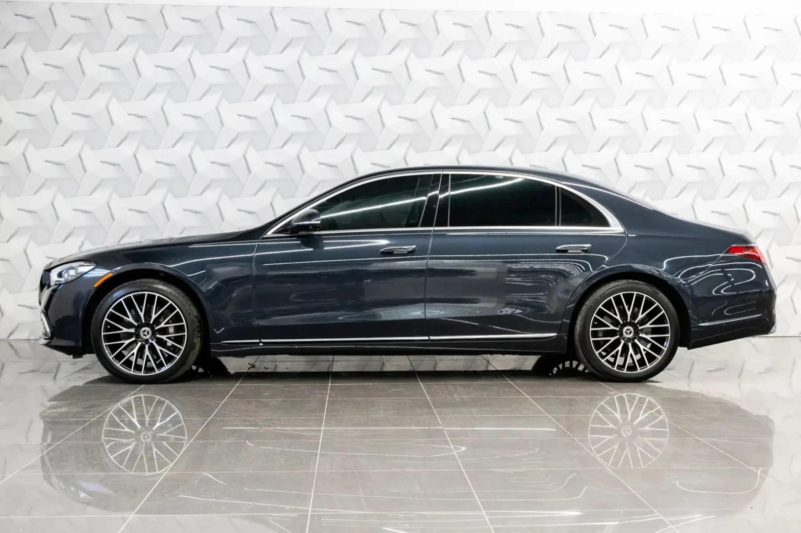 Mercedes-Benz S 580, снимка 2 - Автомобили и джипове - 54442296