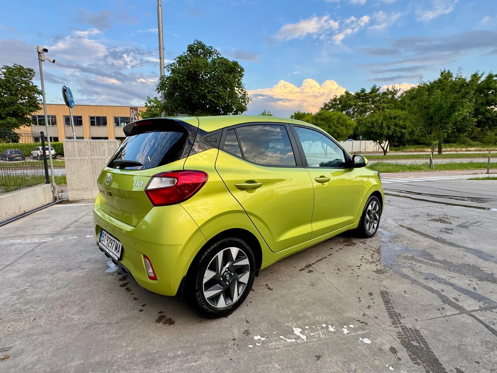 Hyundai I10, снимка 4 - Автомобили и джипове - 54755104