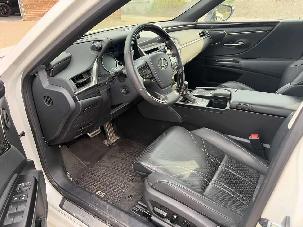 Lexus ES 300 300h| 360| HUD| ШИБИДАХ| 2 КЛЮЧА| CARFAX, снимка 7 - Автомобили и джипове - 54859775