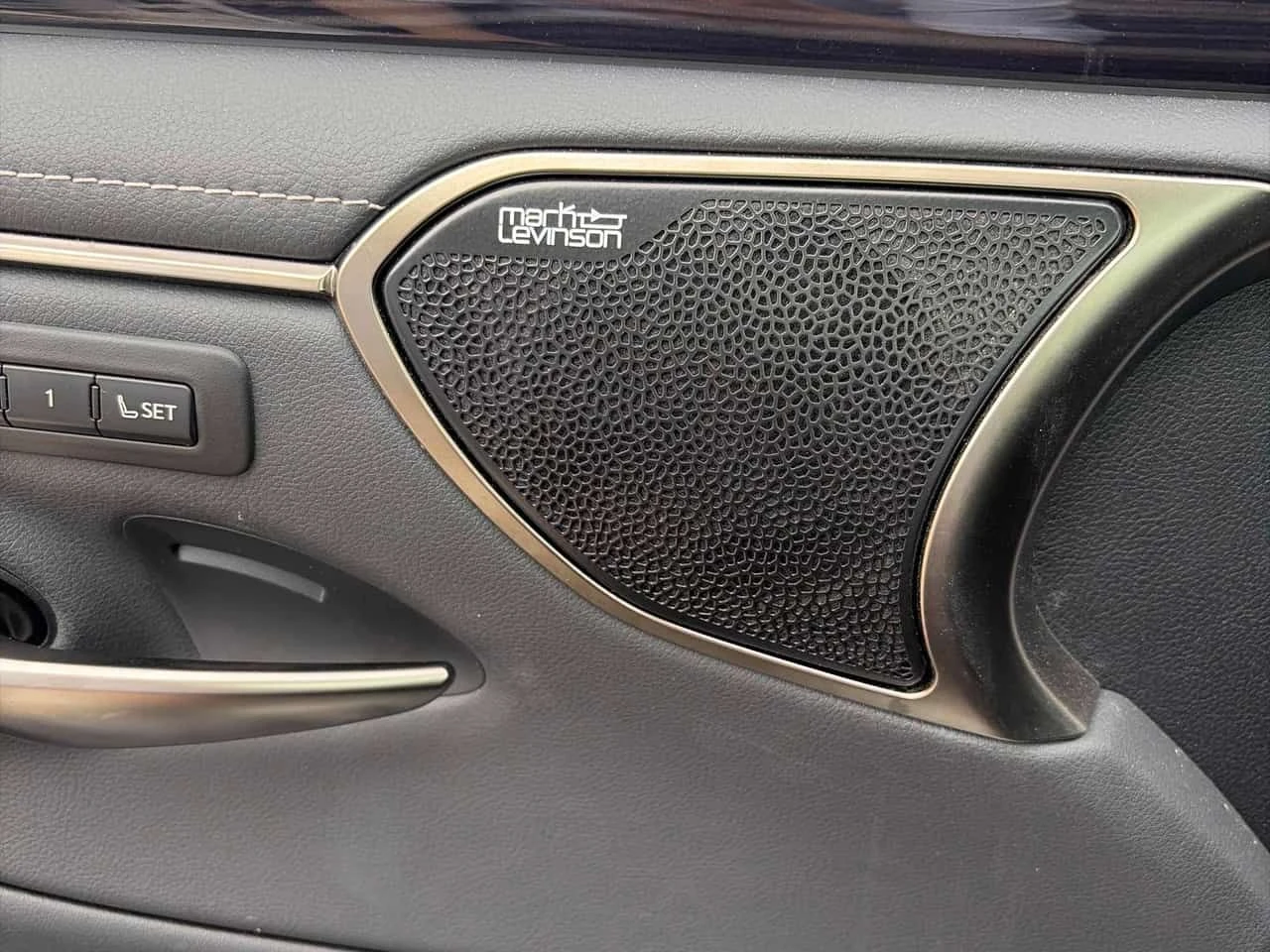 Lexus ES 300 300h| 360| HUD| ШИБИДАХ| 2 КЛЮЧА| CARFAX, снимка 10 - Автомобили и джипове - 54859775