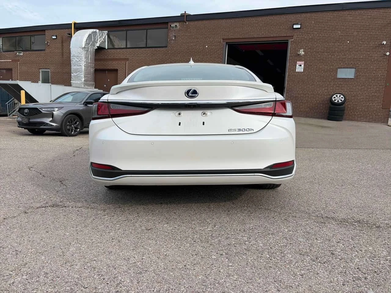 Lexus ES 300 300h| 360| HUD| ШИБИДАХ| 2 КЛЮЧА| CARFAX, снимка 4 - Автомобили и джипове - 54859775