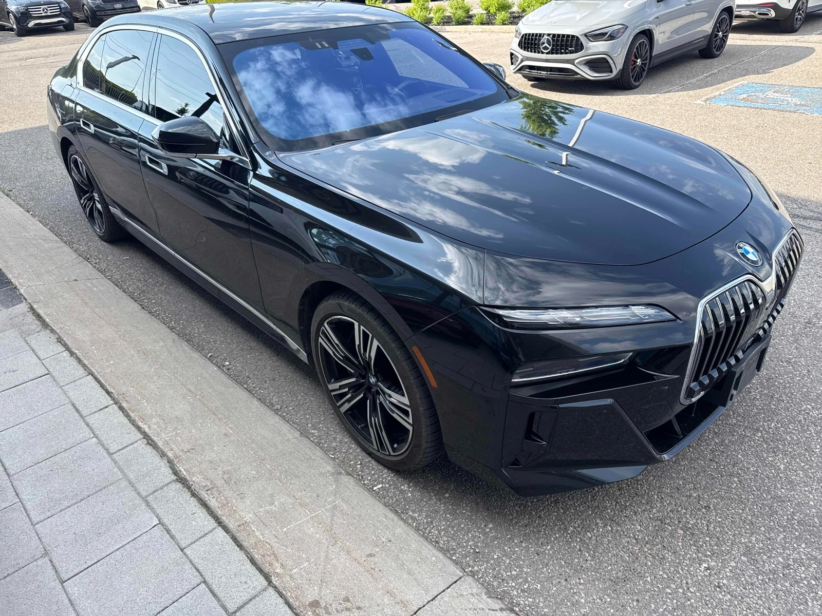 BMW 760 xDrive60i, снимка 3 - Автомобили и джипове - 55120676