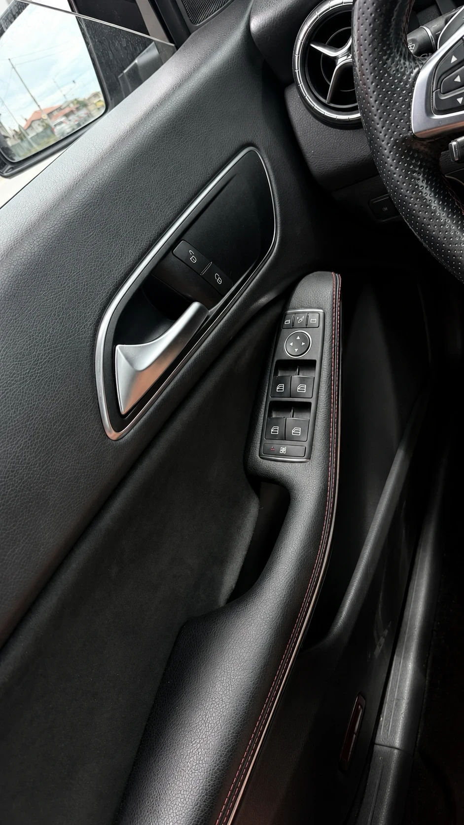 Mercedes-Benz CLA 200 AMG, снимка 7 - Автомобили и джипове - 55397901