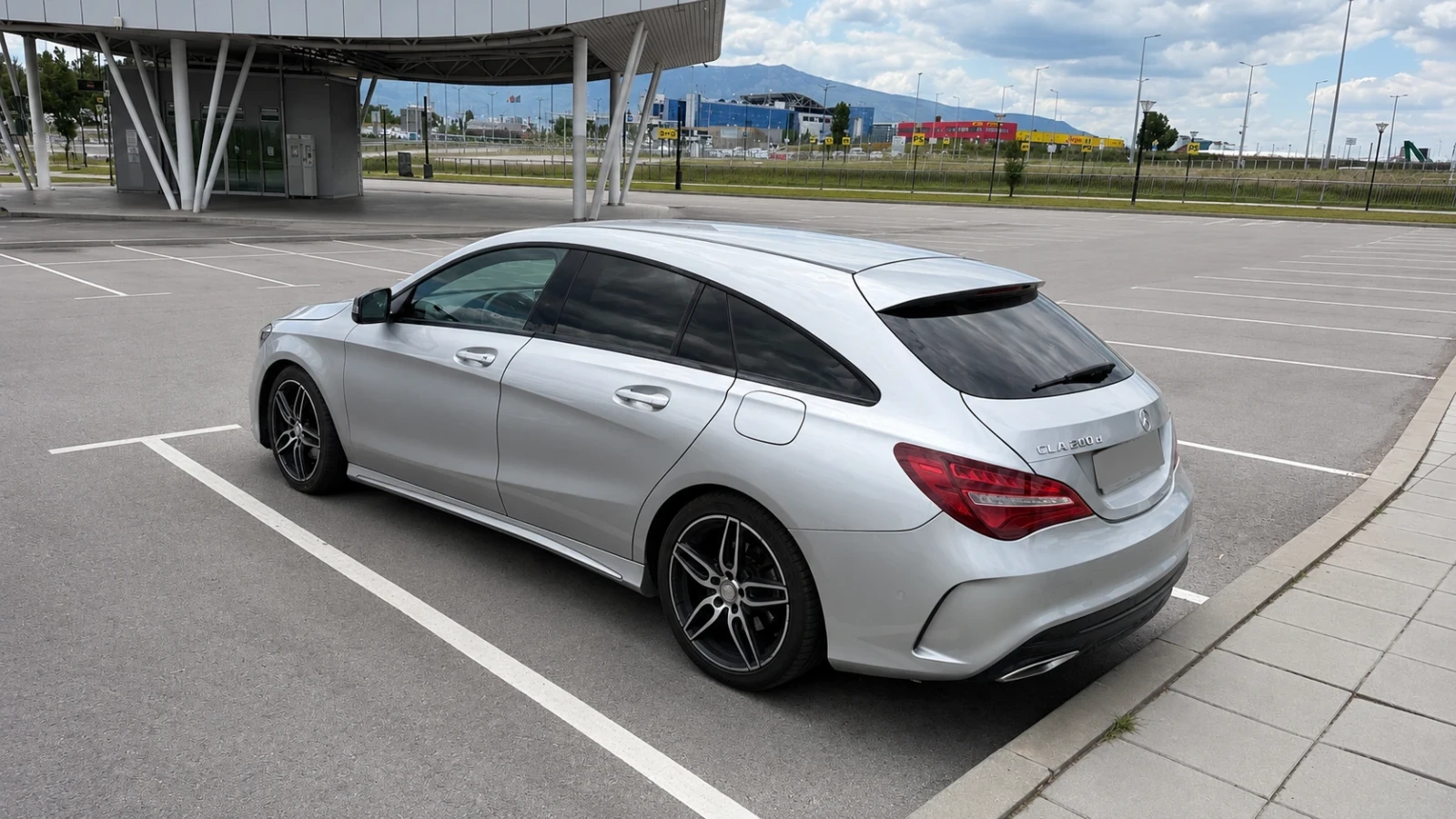 Mercedes-Benz CLA 200 AMG, снимка 5 - Автомобили и джипове - 55397901