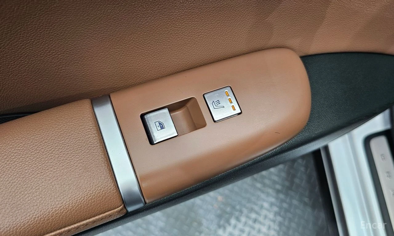 Hyundai Grandeur 3.5* ГАЗ* ДИСТРОНИК* ОБДУХВАНЕ* КАМЕРА* КРАЙНА ЦЕН, снимка 17 - Автомобили и джипове - 56212985