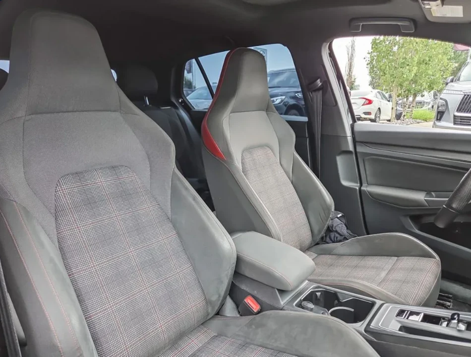 VW Golf GTI * PERFORMANCE  * DSG * HEADUP, снимка 12 - Автомобили и джипове - 56283351