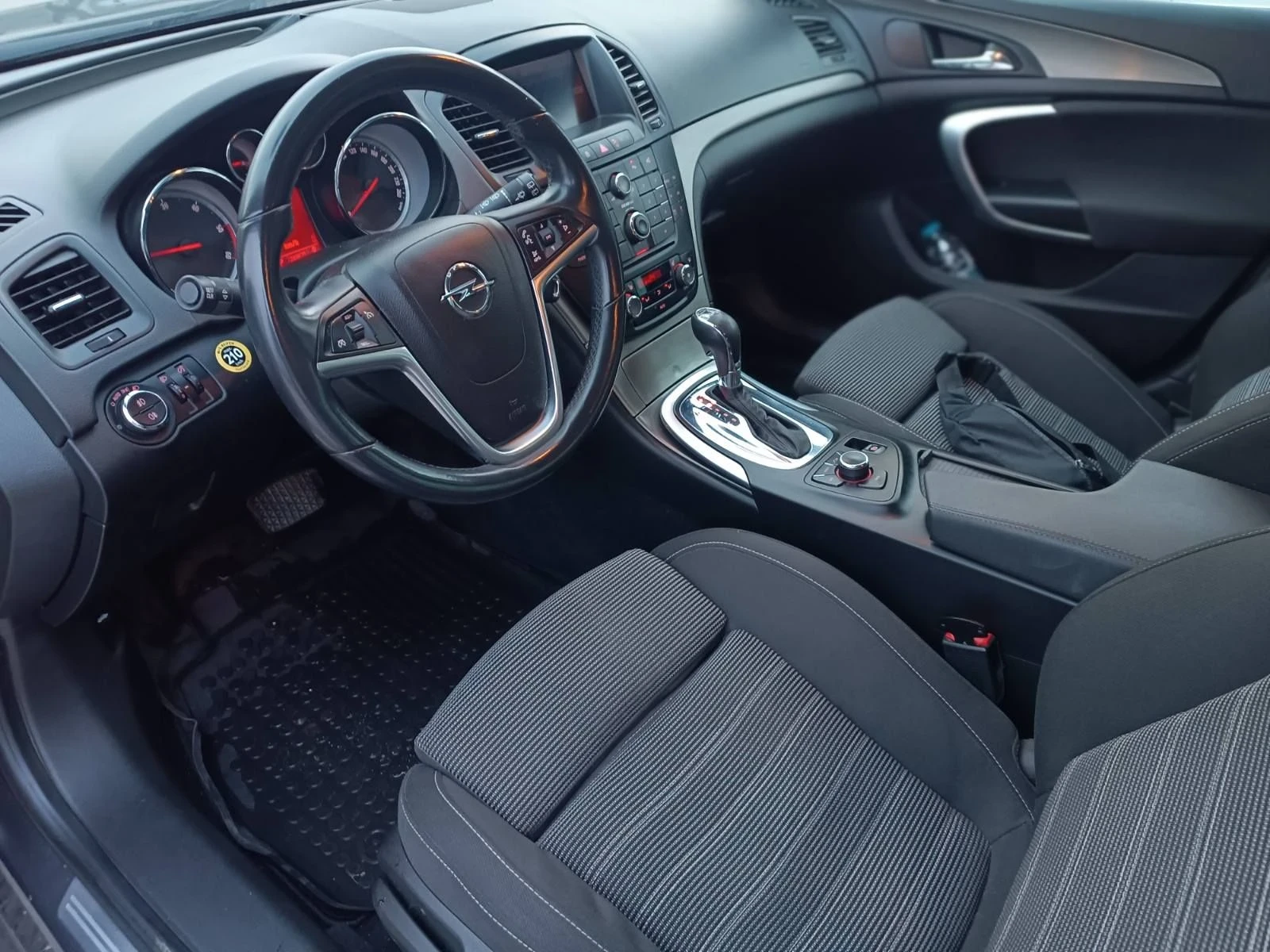 Opel Insignia, снимка 7 - Автомобили и джипове - 56716596