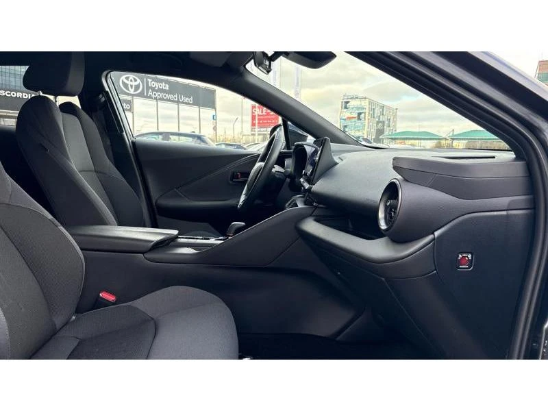 Toyota C-HR 1.8 HEV E-CVT CLUB FWD, снимка 6 - Автомобили и джипове - 53209532