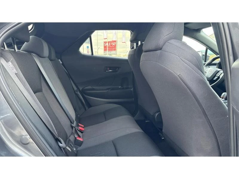 Toyota C-HR 1.8 HEV E-CVT CLUB FWD, снимка 7 - Автомобили и джипове - 53209532