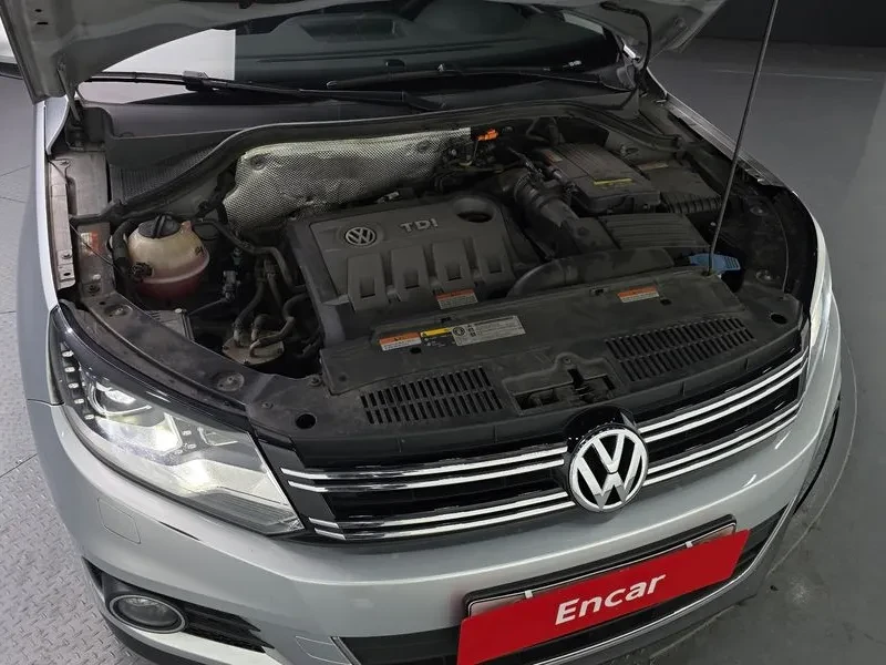 VW Tiguan 2.0 Tdi Comfort 5N, снимка 6 - Автомобили и джипове - 56206413