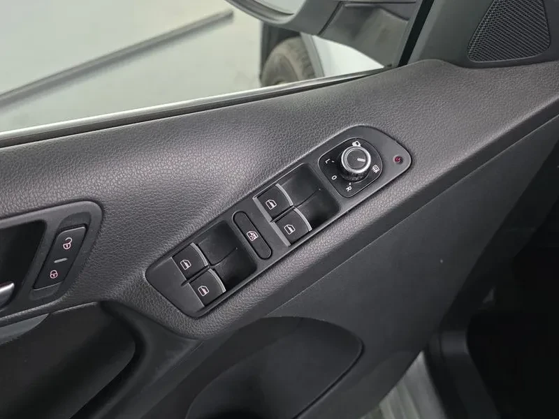 VW Tiguan 2.0 Tdi Comfort 5N, снимка 16 - Автомобили и джипове - 56206413