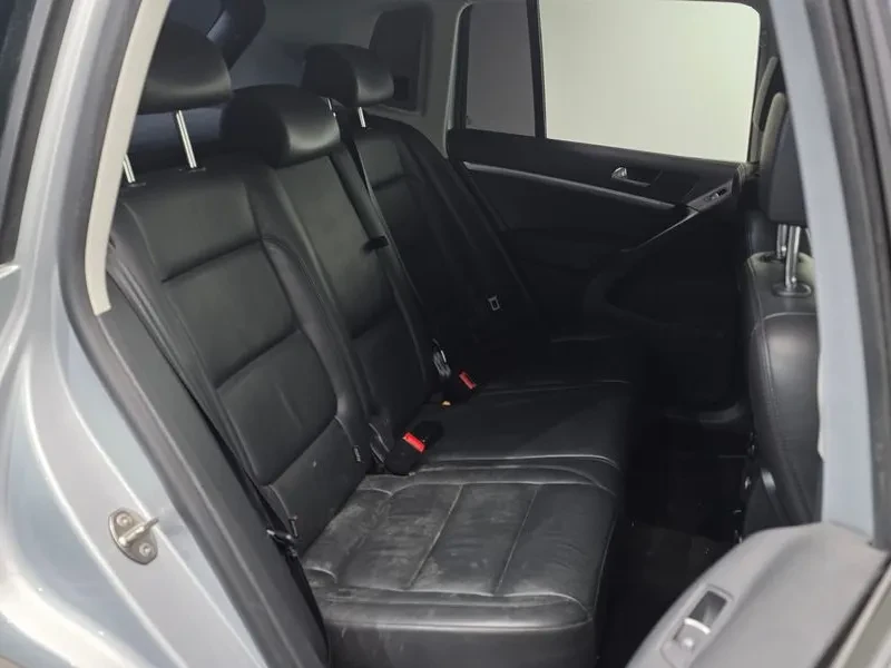 VW Tiguan 2.0 Tdi Comfort 5N, снимка 12 - Автомобили и джипове - 56206413