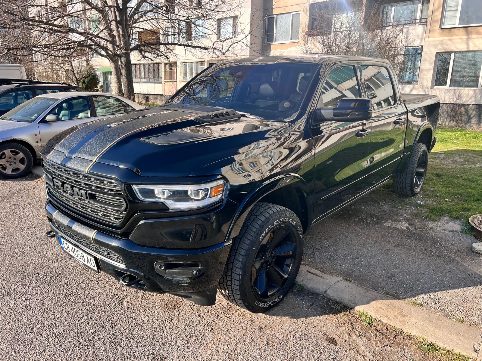 Dodge RAM 1500 Limited 5.7 HEMI eTorque | Газ | 4x4 | Пиано лак!, снимка 3 - Автомобили и джипове - 53893372