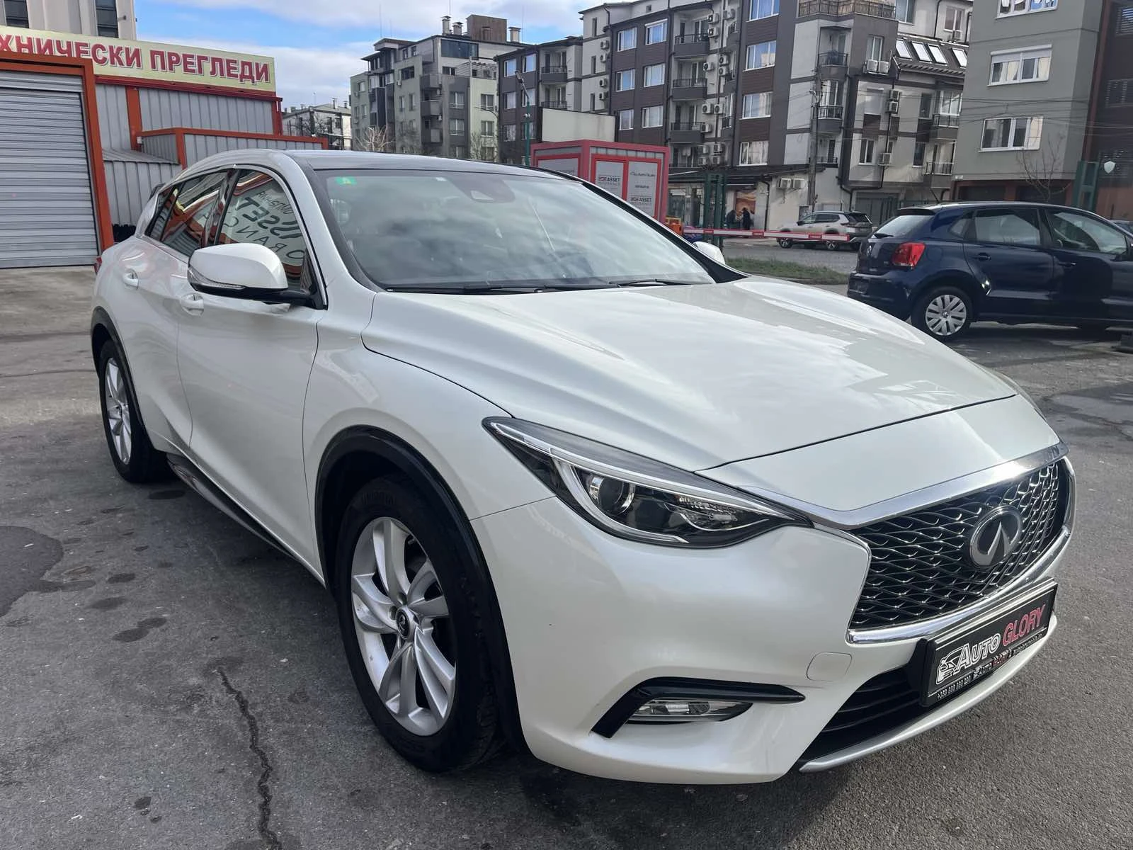 Infiniti Q30 1.5 DISEL - изображение 3