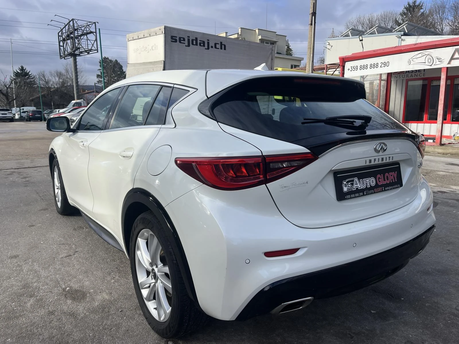 Infiniti Q30 1.5 DISEL - изображение 6