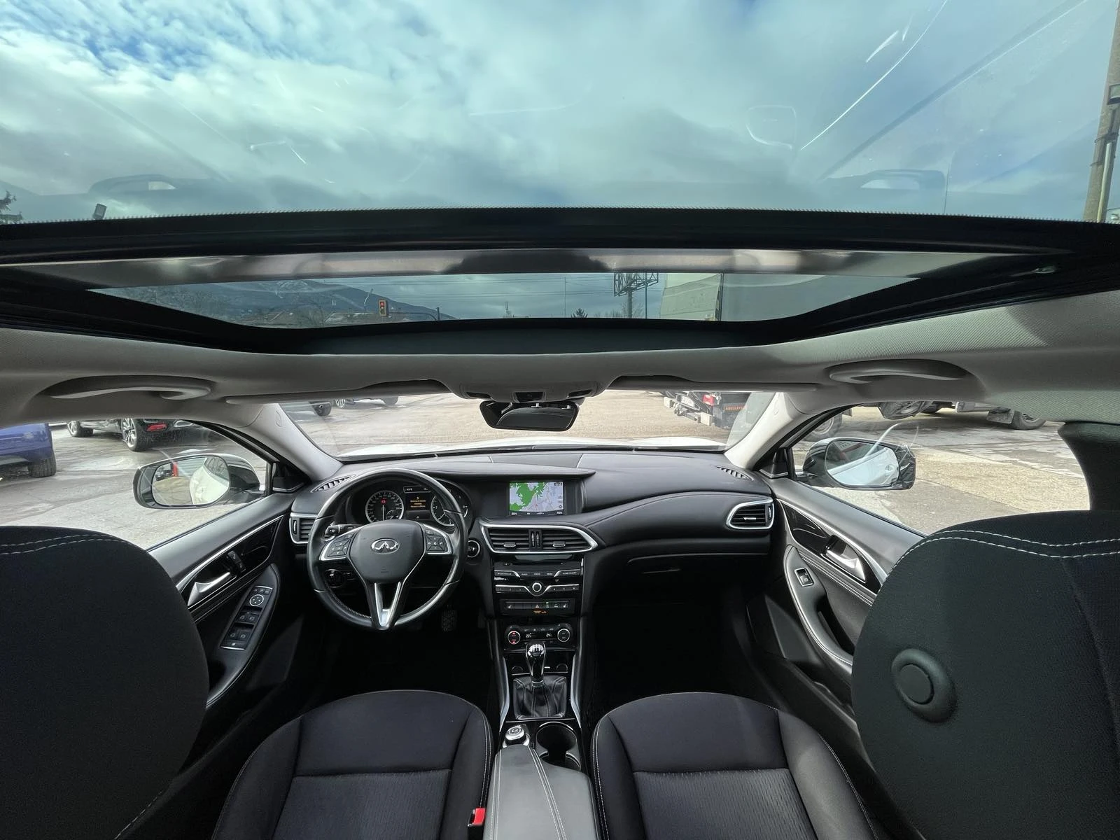 Infiniti Q30 1.5 DISEL - изображение 10