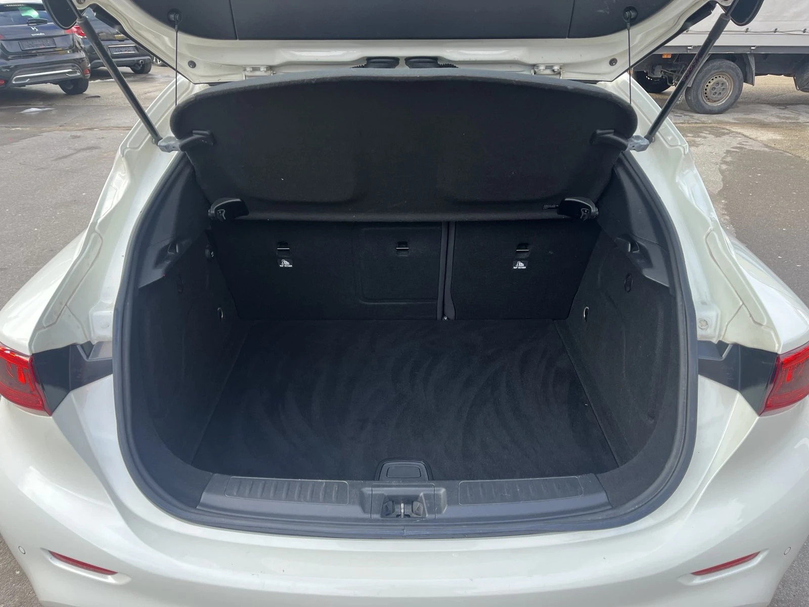 Infiniti Q30 1.5 DISEL - изображение 7