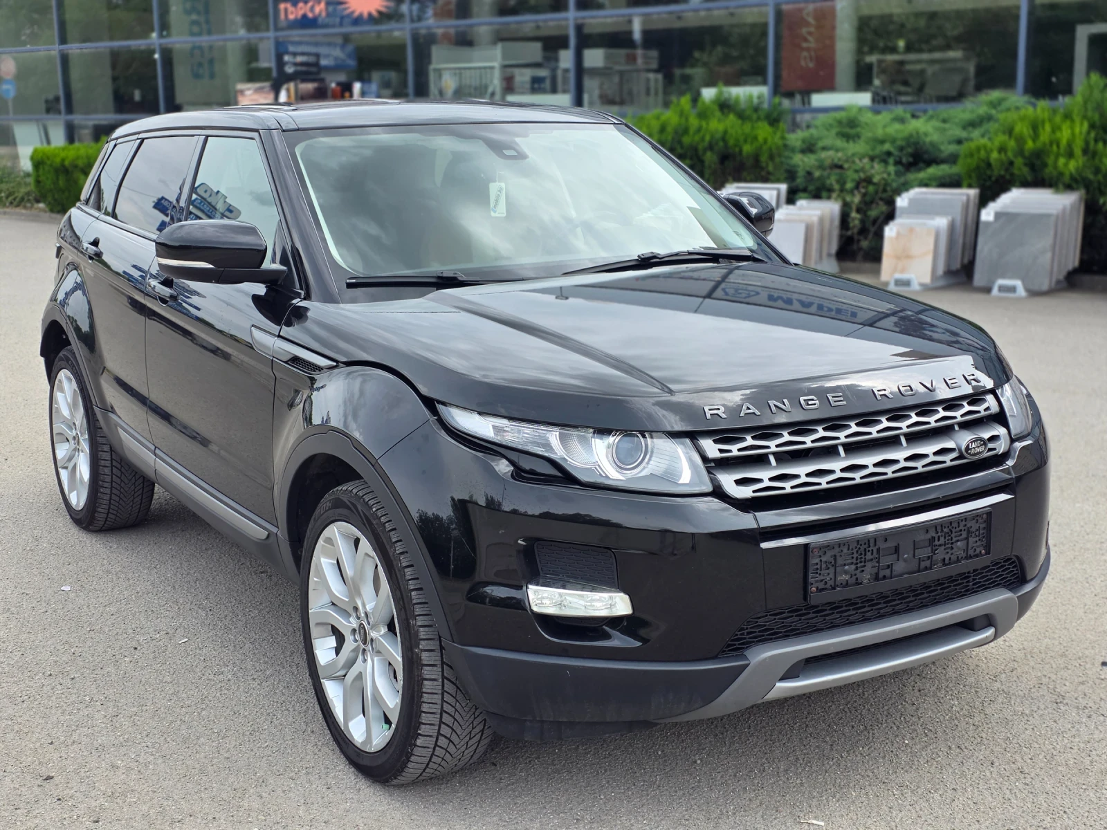 Land Rover Evoque SUV, снимка 3 - Автомобили и джипове - 54483714