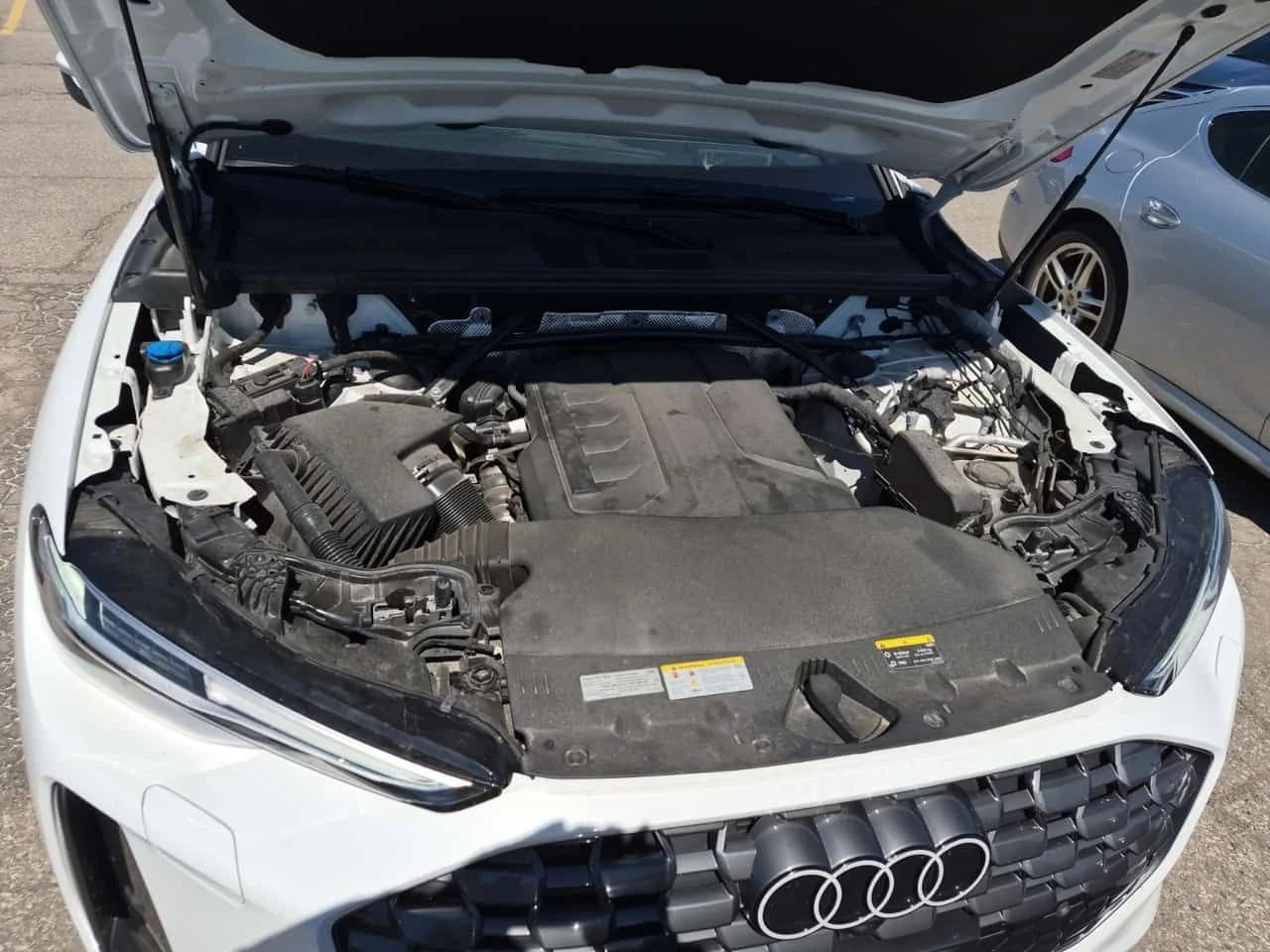 Audi Q5 PROGRESSIV | CARFAX | АВТОКРЕДИТ БЕЗ ПЪРВОНАЧАЛНА , снимка 17 - Автомобили и джипове - 55362093