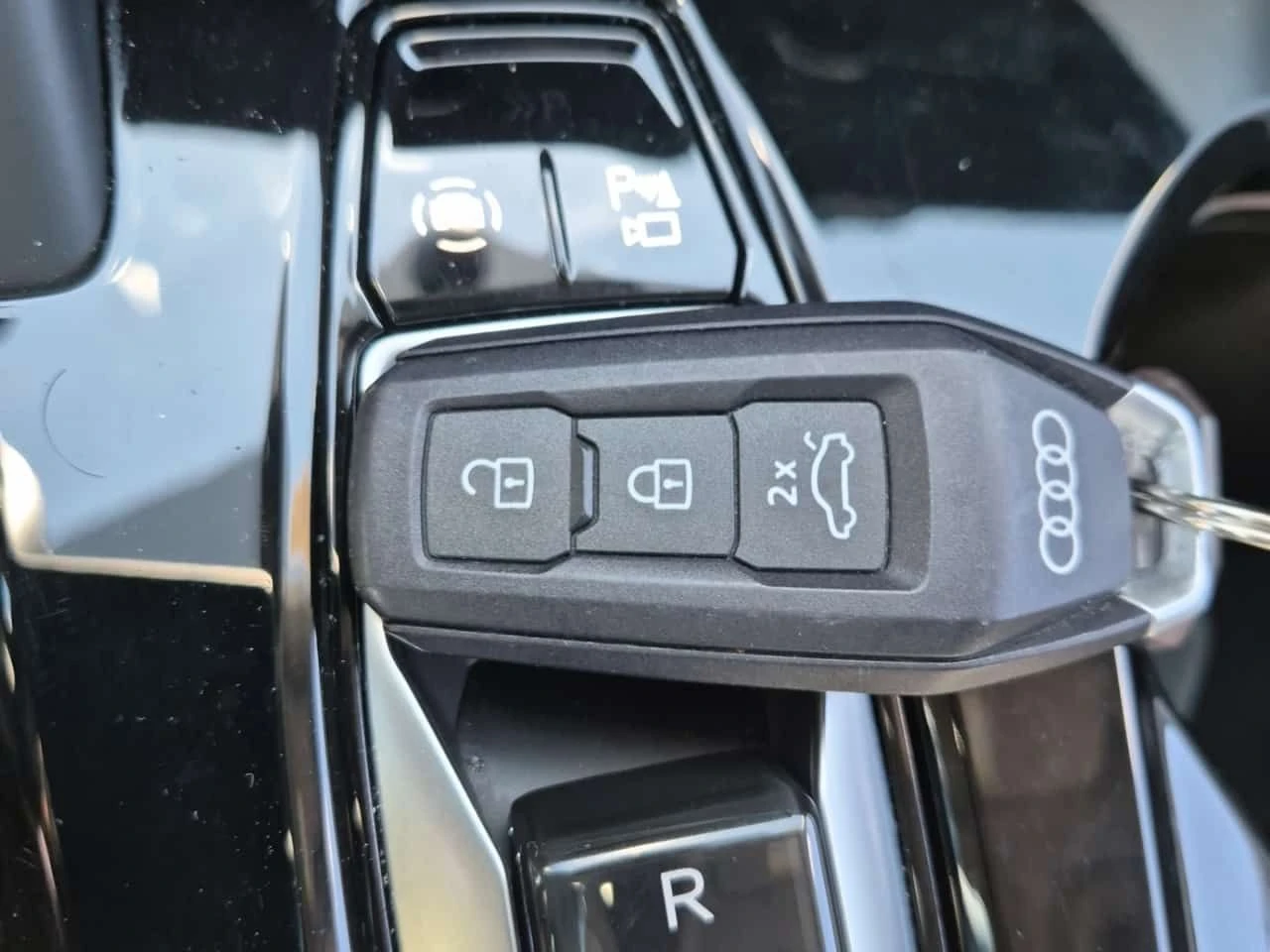 Audi Q5 PROGRESSIV | CARFAX | АВТОКРЕДИТ БЕЗ ПЪРВОНАЧАЛНА , снимка 7 - Автомобили и джипове - 55362093