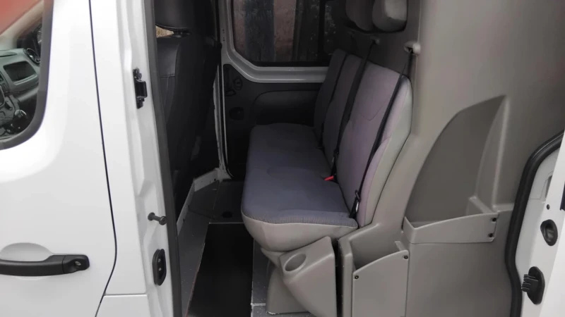 Renault Trafic 1.6DCI 6места , снимка 7 - Бусове и автобуси - 52662987