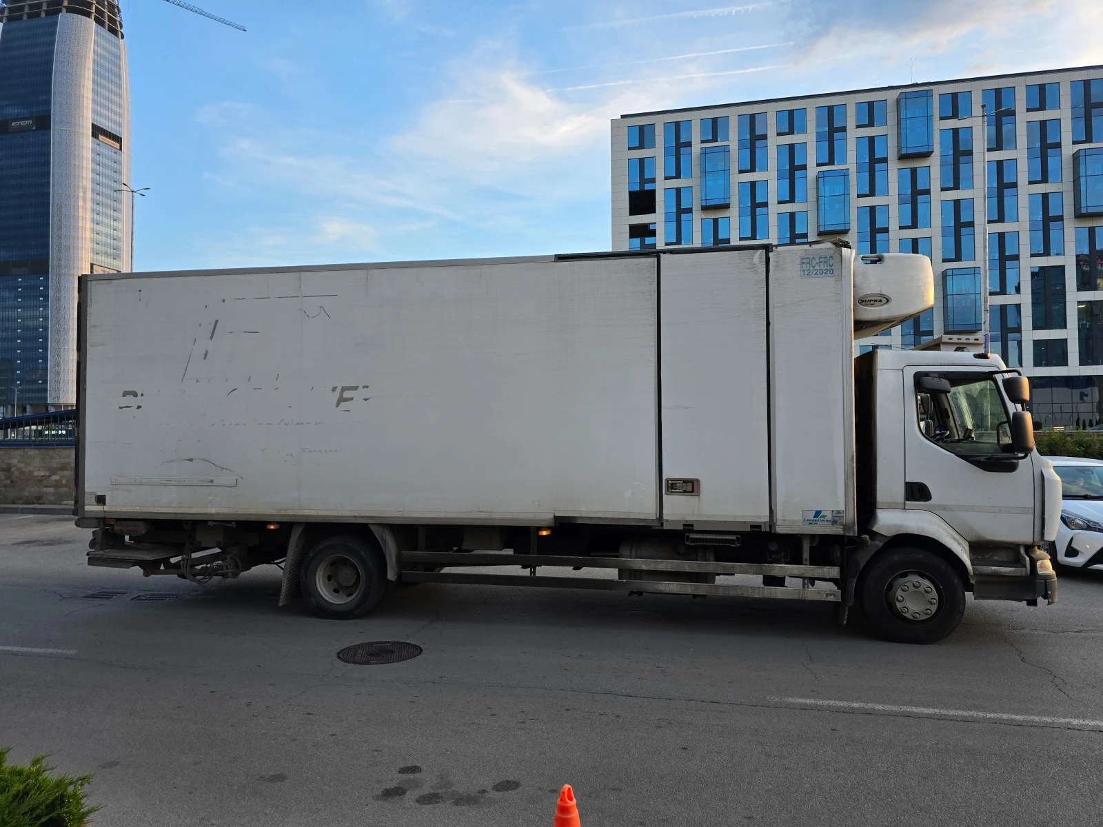 Renault Midlum хладилен, снимка 8 - Камиони - 53982914