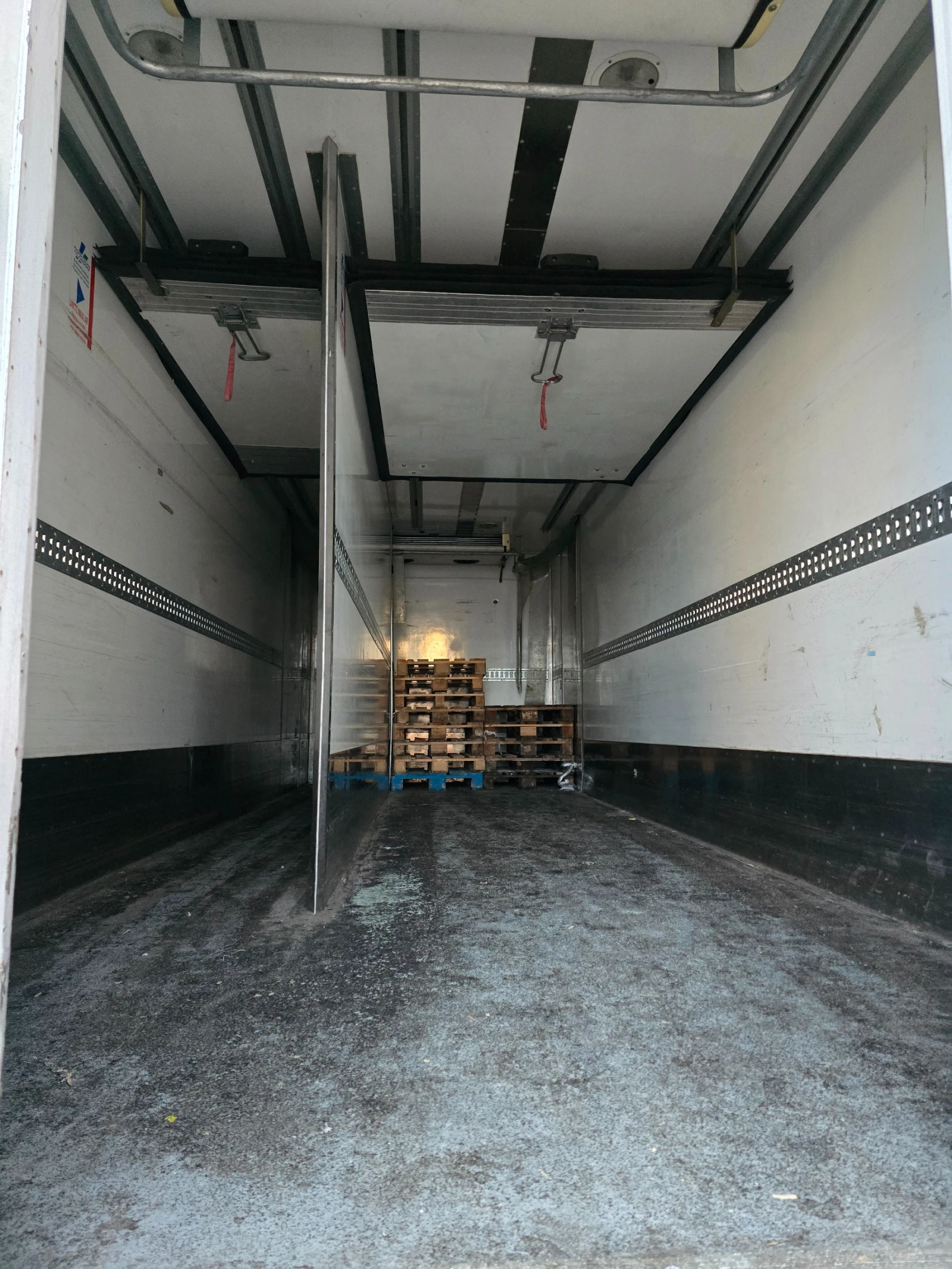 Renault Midlum хладилен, снимка 10 - Камиони - 53982914