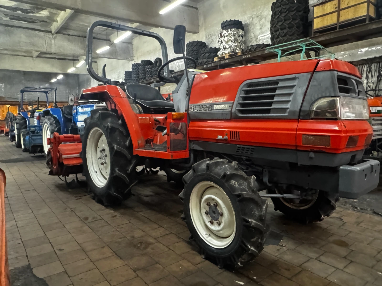 Трактор Kubota GL220