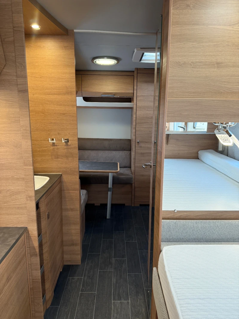 Каравана Tabbert Da Vinci 700, снимка 11 - Каравани и кемпери - 51708569