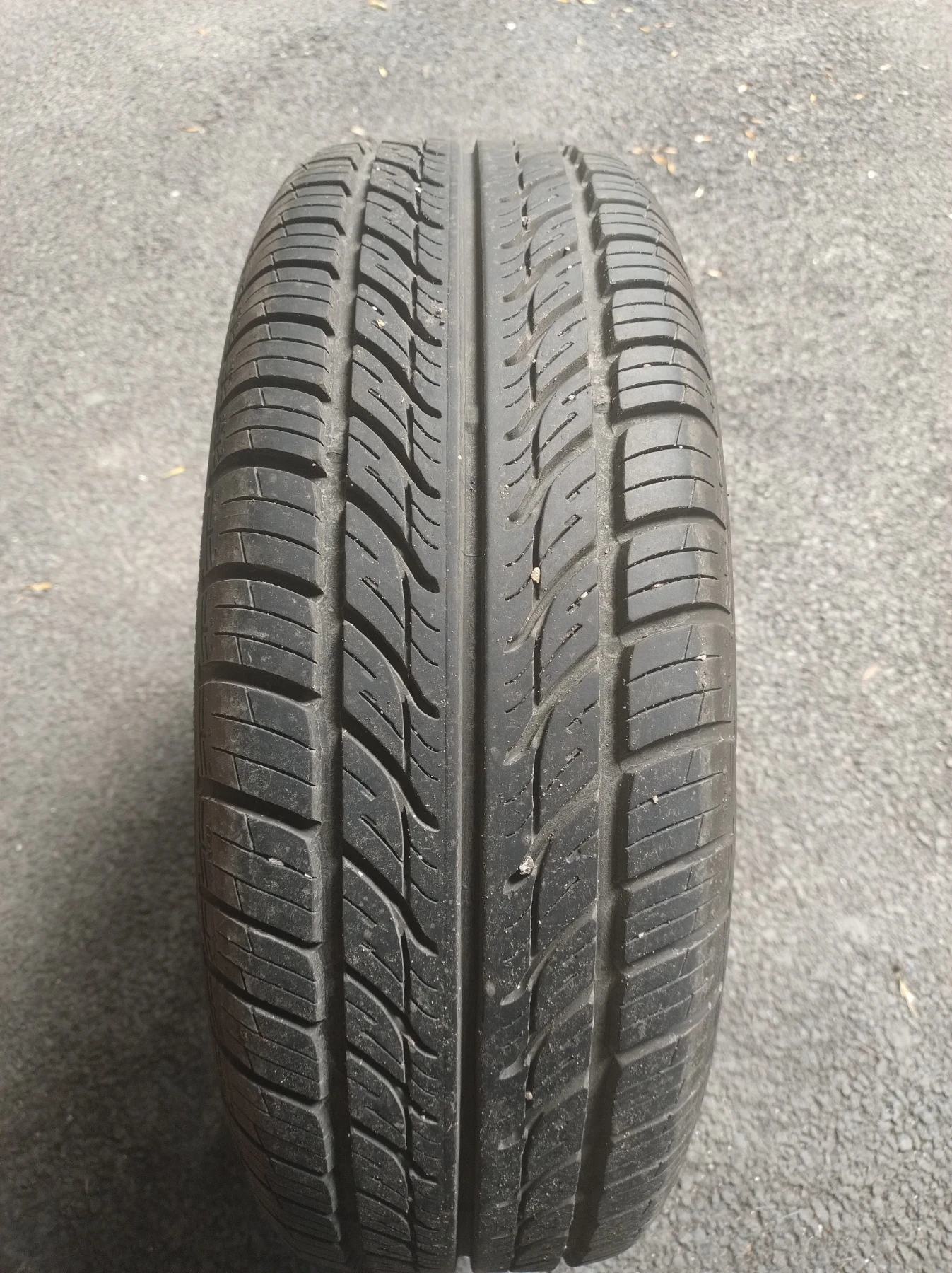 ���� � ������ 185/65R14 | Mobile.bg � ����������� 2
