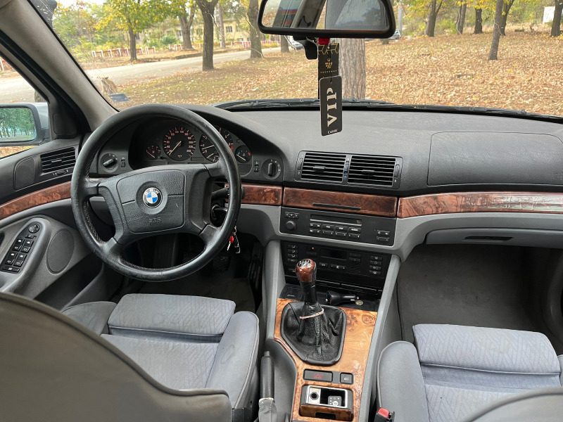 BMW 520, снимка 4 - Автомобили и джипове - 43008451