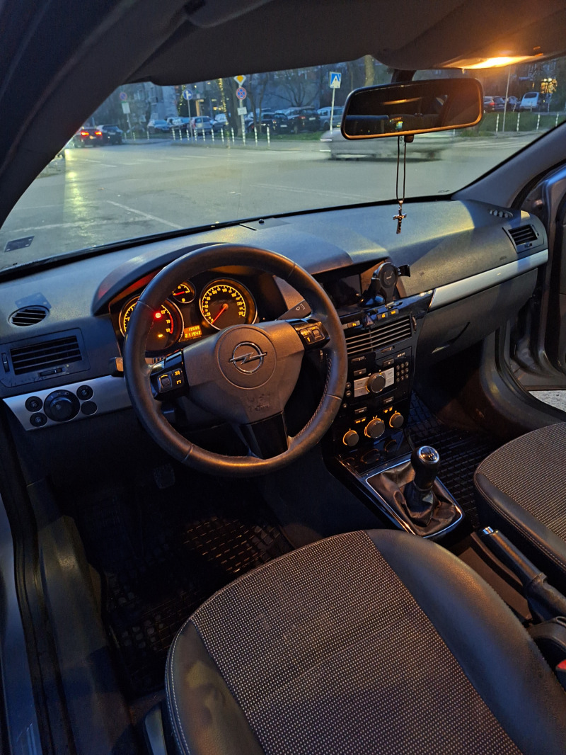 Opel Astra OPEL ASTRA 1.6T GTC , снимка 13 - Автомобили и джипове - 46380994