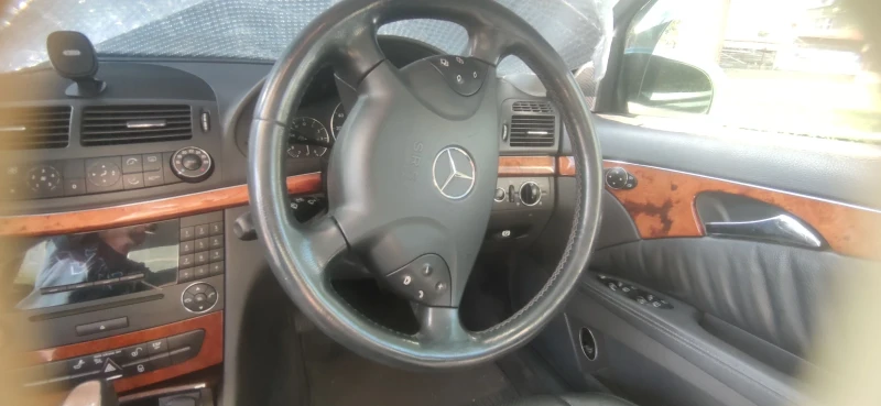 Mercedes-Benz E 220, снимка 6 - Автомобили и джипове - 47762141